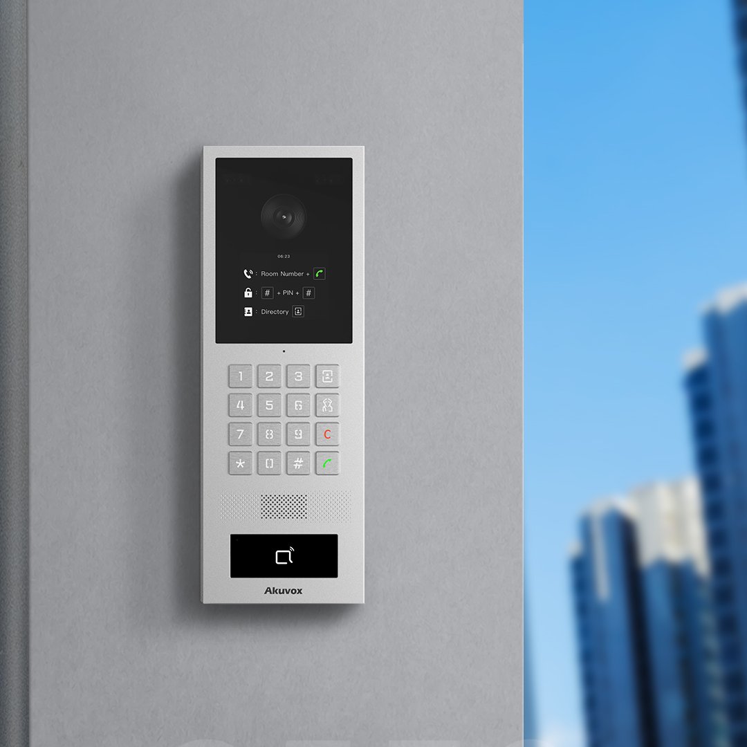 Portero inteligente Akuvox S532 instalado en la entrada de un edificio